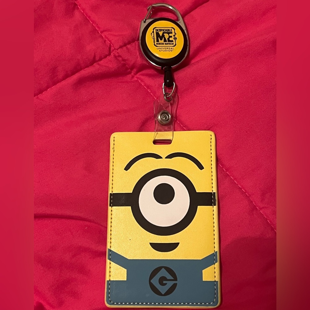 Universal Studios Despicable Me 1-Eye Minion Badge Reel
